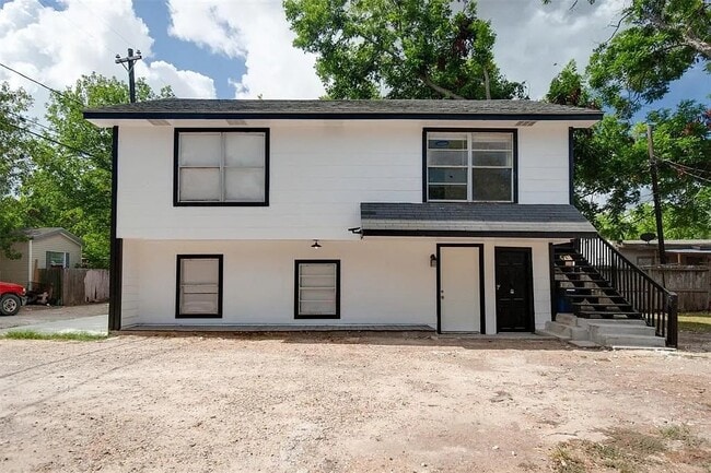 Building Photo - 2206 Avenue M Unit C