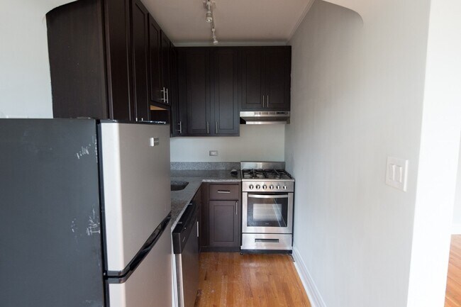 Photo - 4742 N Hermitage Ave Unit 904