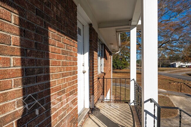 Photo - 1228 Huffman Rd