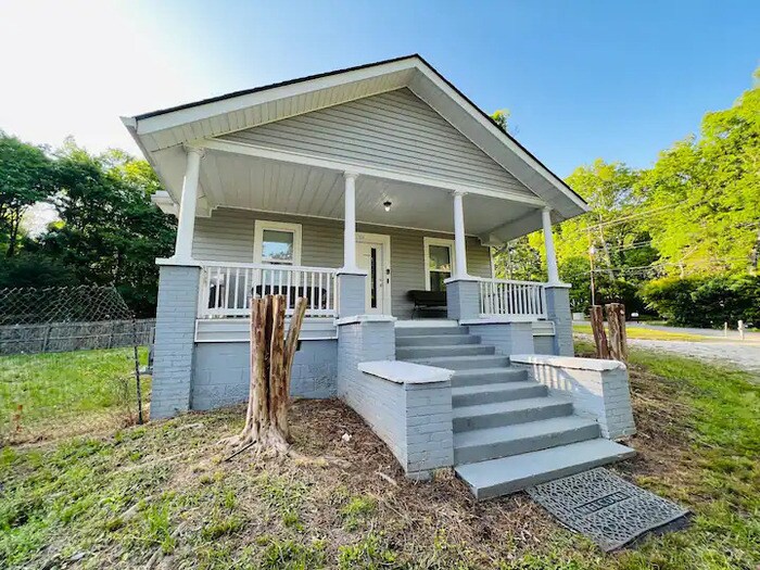 Photo - 320 Corley St