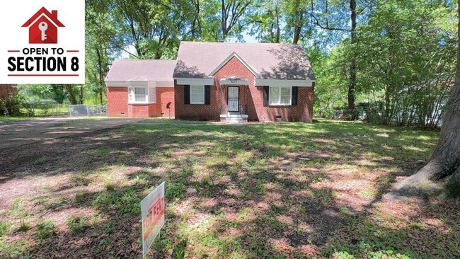 Building Photo - Beautifully Updated 4 bedroom 2 bath