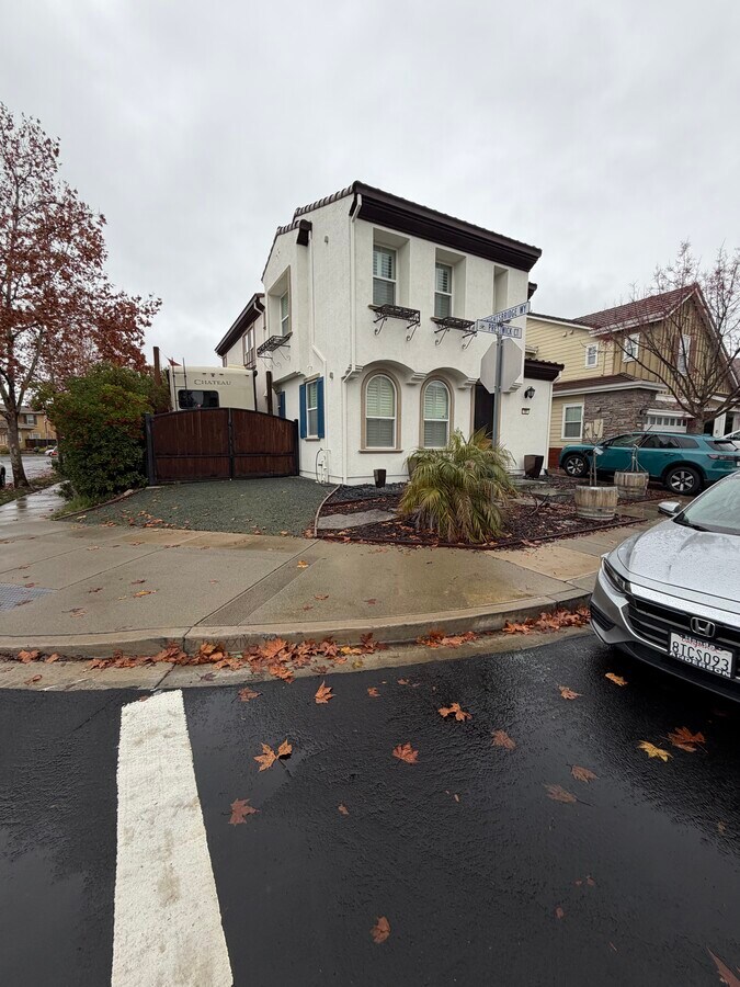 Photo - 701 Prestwick Ct