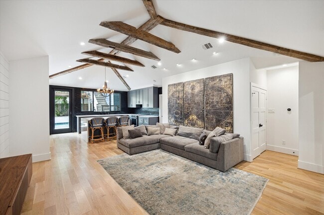 Building Photo - 406 Bomar St Rental
