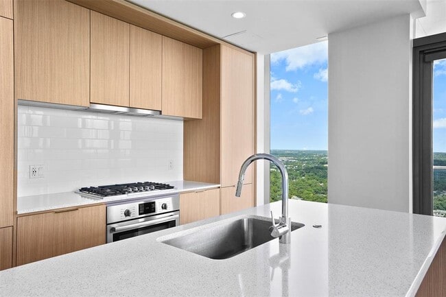44 East Ave Unit 2510