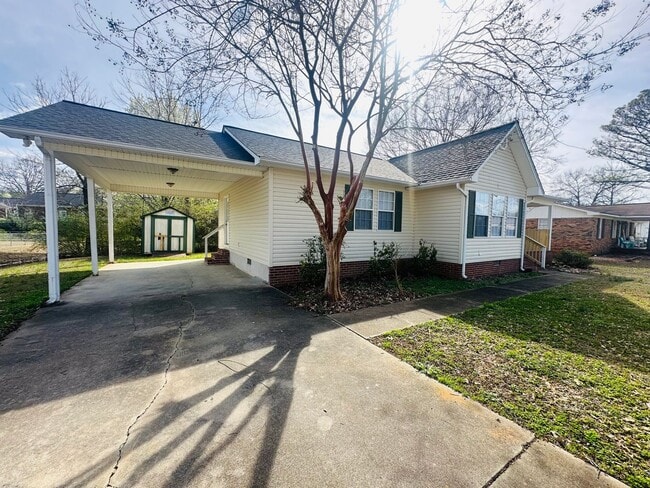 Photo - 2102 Harrell Dr