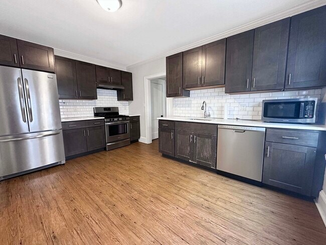 Photo - 193 Florence St Unit 2R