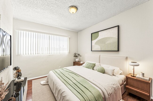 1254 W 110th St Unit 18