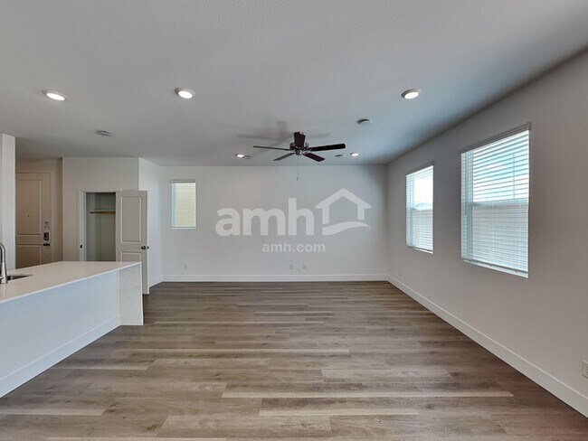 Photo - 5863 Vaes Dothrak St