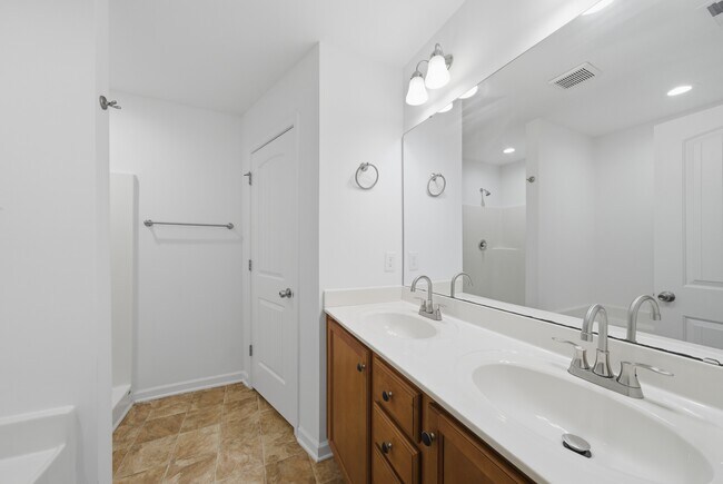 Photo - 410 Leighann Ridge Ln