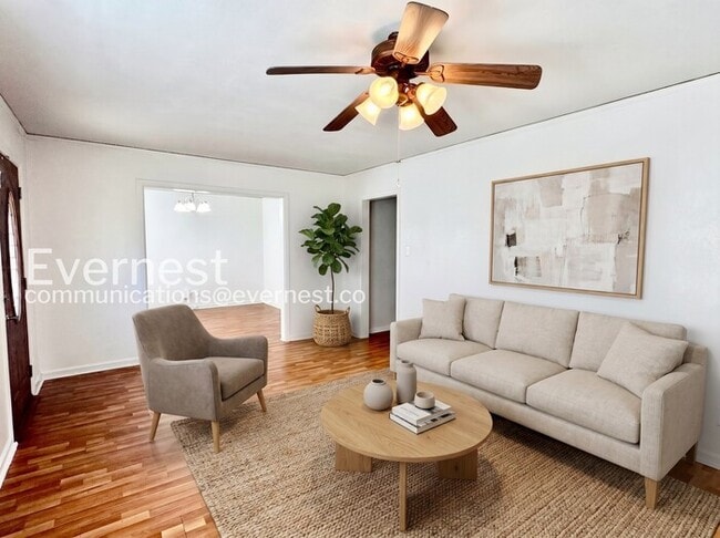 Photo - 1637 S Indianapolis Ave