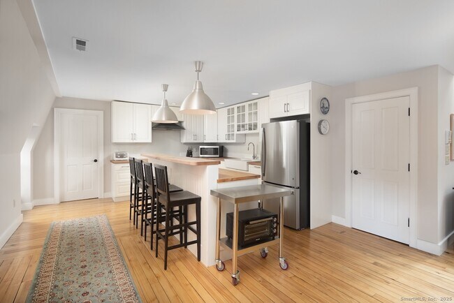 Photo - 31 Sharon Rd Unit 5