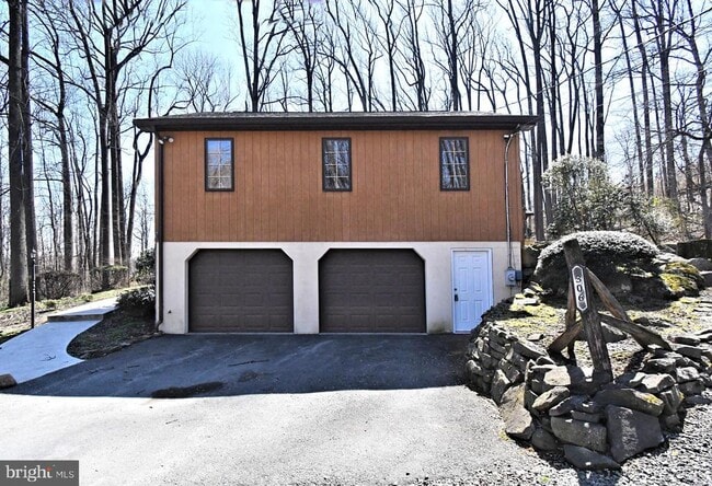 Photo - 306 Cedar Hill Rd