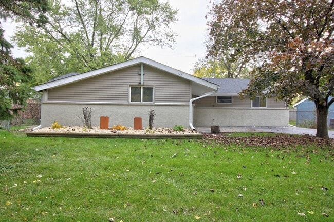 Photo - 153 W Briarcliff Rd House
