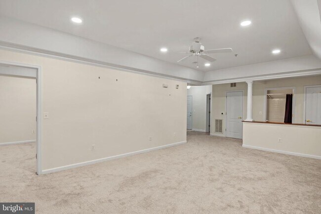 Photo - 6155 Shadywood Rd Unit 406