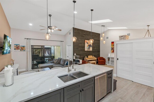 Photo - 4220 Grove Park Ln