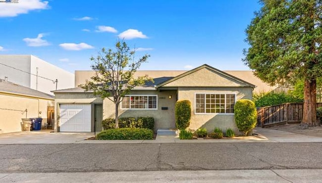 Photo - 20852 Baker Rd