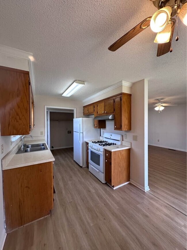 Photo - 1524 Richmond Rd Unit B