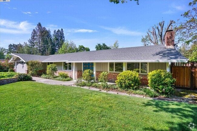 Building Photo - 613 Huntleigh Dr Rental