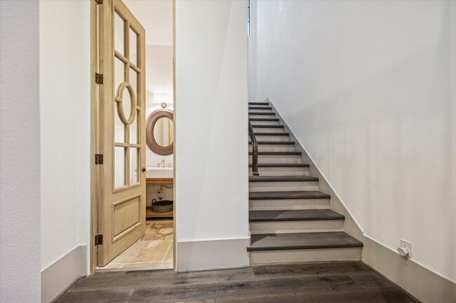 Photo - 5353 Lampasas St