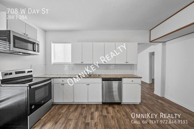 Photo - 708 W Day St