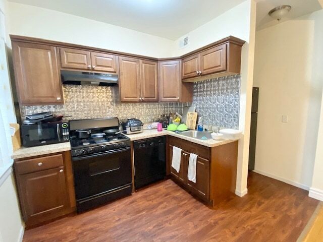 Photo - 1104 W Dickens Ave Unit 1