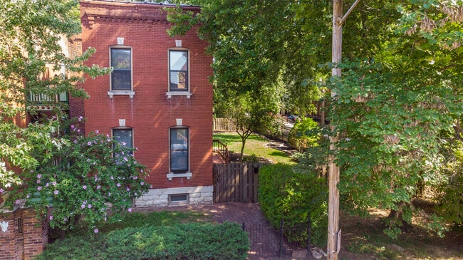 Building Photo - 1703 Carroll St Rental