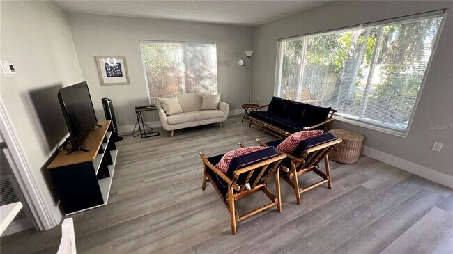 Photo - 976 Tennessee Ln