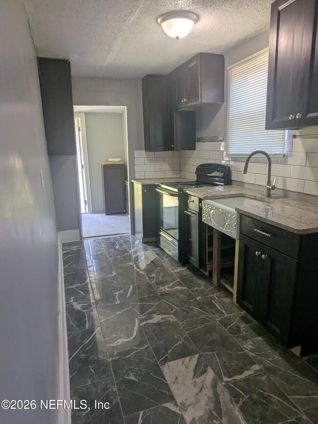 Photo - 1524 Mt Herman St