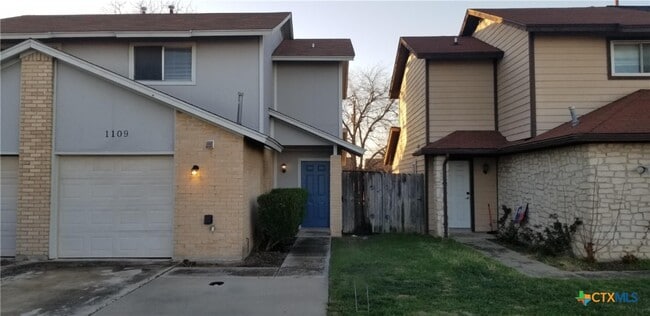 Building Photo - 1109 Wales Dr