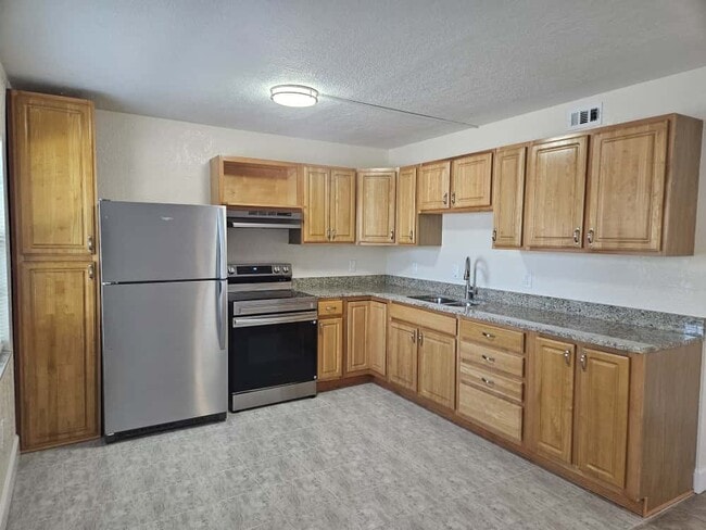 Photo - 4414 N Clark Ave Unit 7