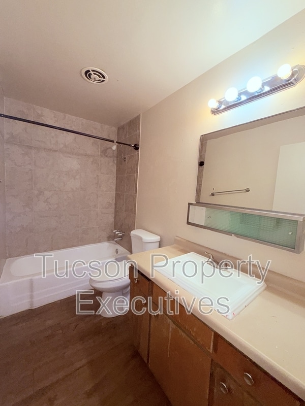 Photo - 8914 S Nogales Hwy