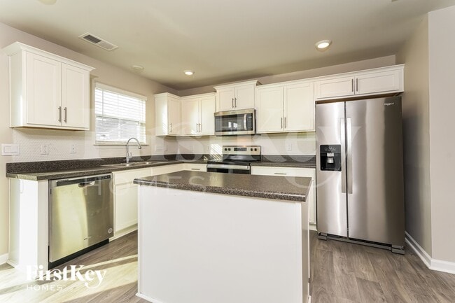 Photo - 6850 Keeneland Dr