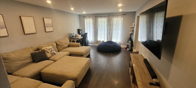 Photo - 9536 Elmwood Dr House