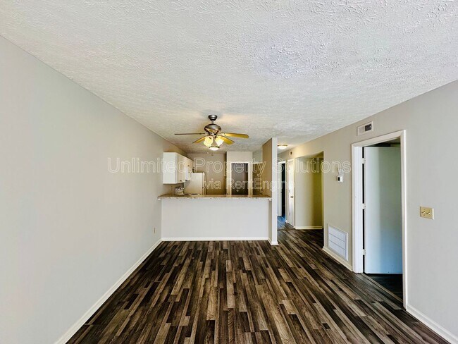 215 Sunn Aire Ct Unit B