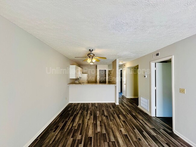 Photo - 215 Sunn Aire Ct Unit B