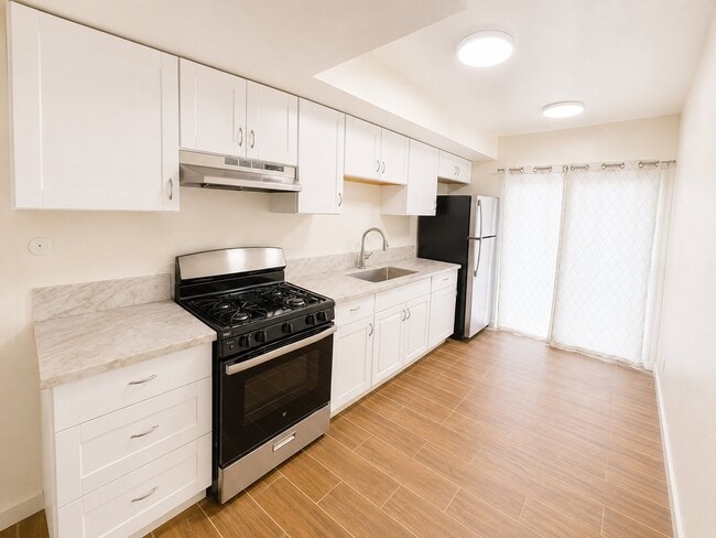 14026 Paramount Blvd Unidad 11