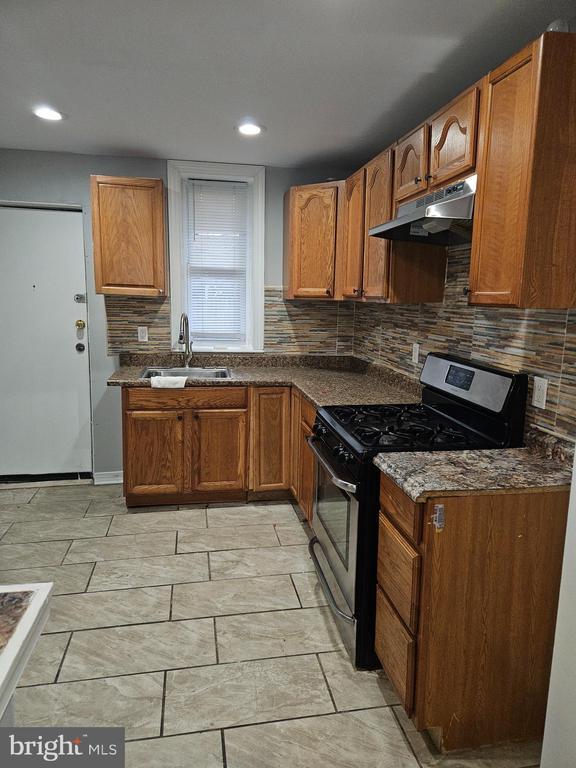 Photo - 1528 W Oakdale St