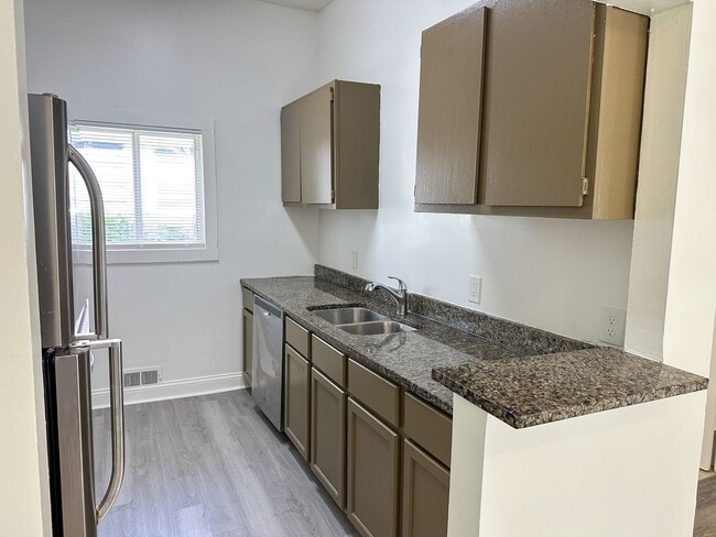 Photo - 613 Fuller Ave SE Unidad 102