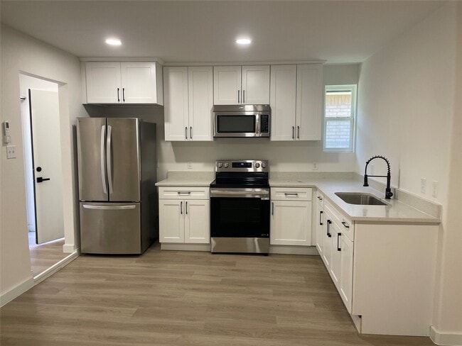 Photo - 5502 Circlegate Dr