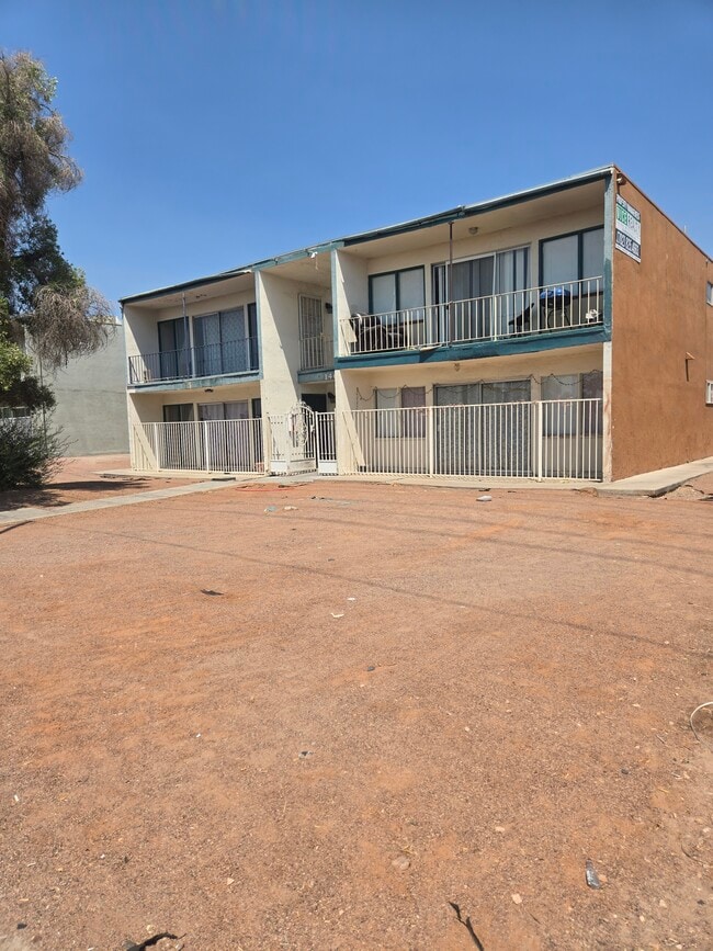 Building Photo - 1402 E Desert Inn Rd Unit 3 Rental