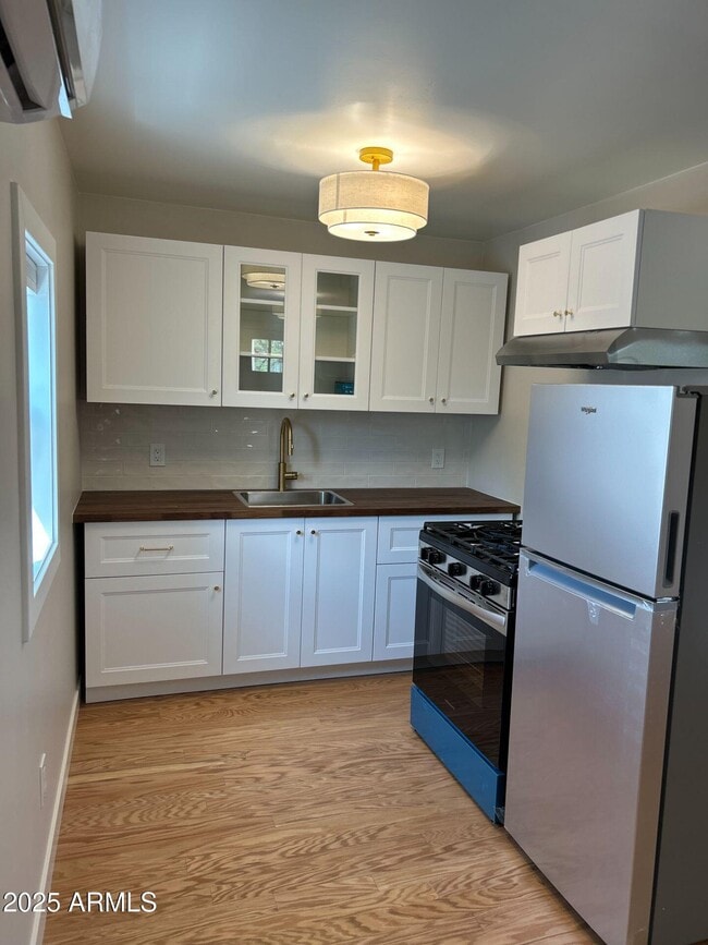 Photo - 1338 W Monroe St