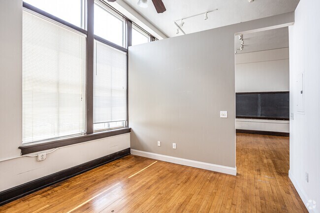 1HAB, 1BA - 660 ft² - Horace Mann Lofts