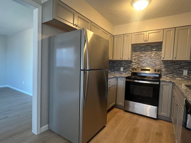 Photo - 4822 NW Ozmun Ave