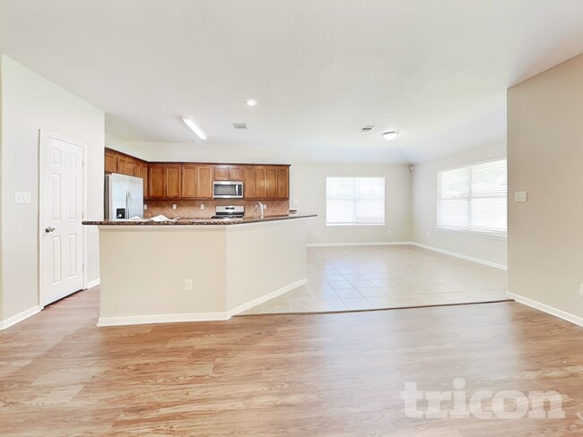 Photo - 3126 Lake Breeze Ln