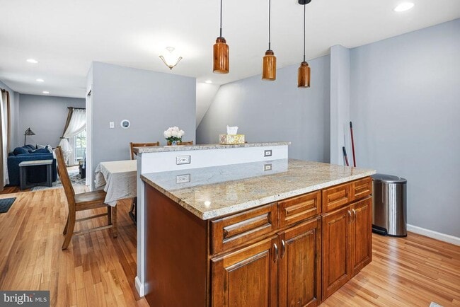 Photo - 7200 Shalkop St