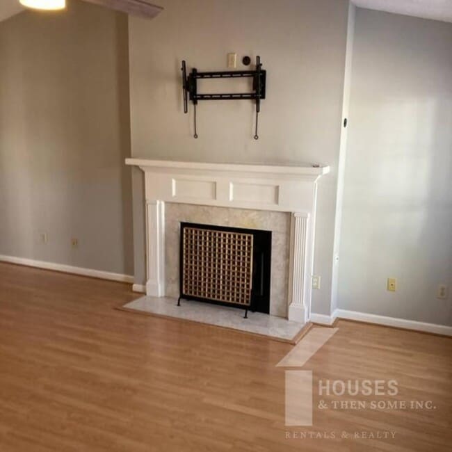 Photo - 5 Sandy Point Ct