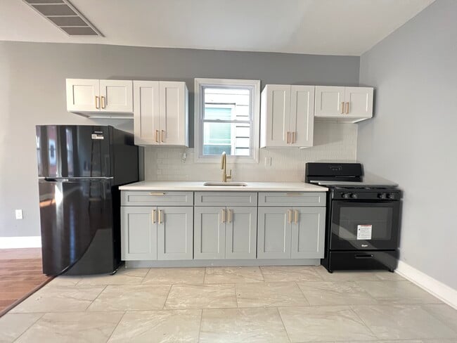 Photo - 255 N 19th St Apartments Unit 2