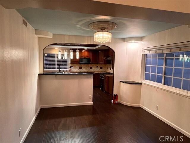 Photo - 5122 Skinner St