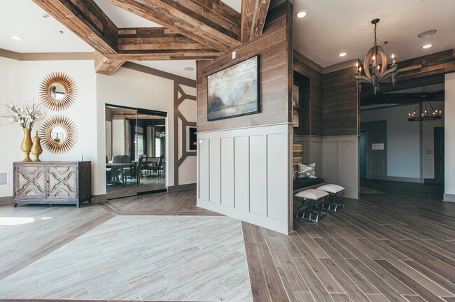 Vintage Tollgate Apartments