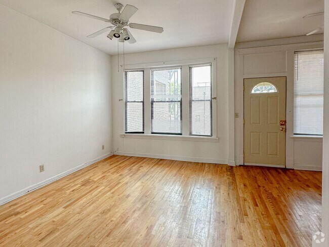 Building Photo - 3056 N Greenview Ave Unit 3 Rental